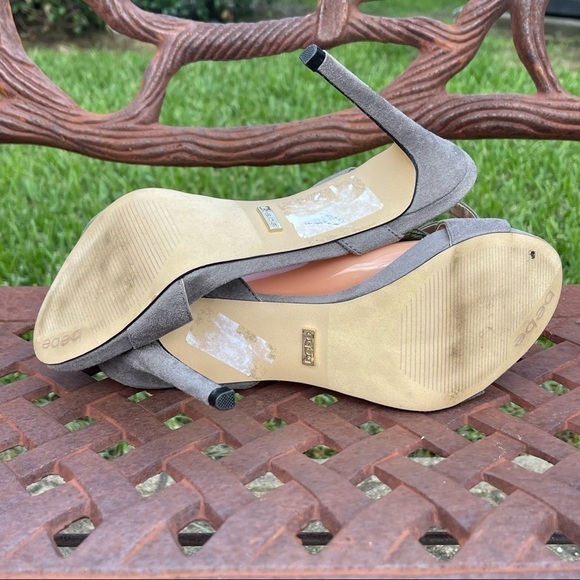 💋Bebe Gray Embroidered Floral Ankle Strap Faux Suede Open Toe Heels - Picture 9 of 15